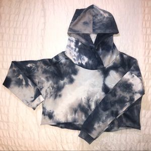 Cropped blue and white long sleeve sweatsh…